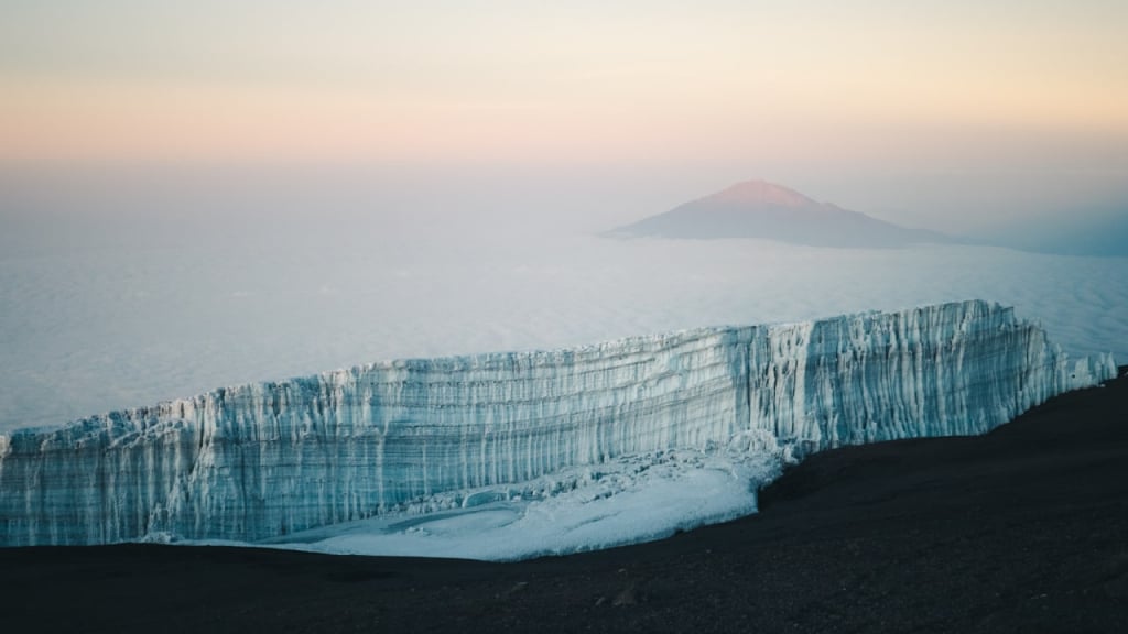  Kilimandscharo-Gletscher. Expedition mit Altezza Travel. Bild von Exploratory Films