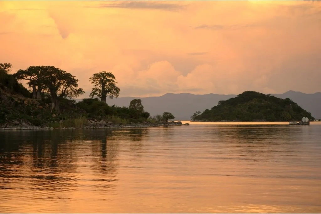 Закат на озере Ньяса