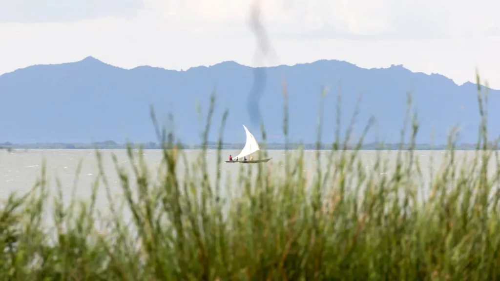 
Ein Segelboot auf dem Viktoriasee. Foto von Sergey Andreichuk, Altezza Travel.