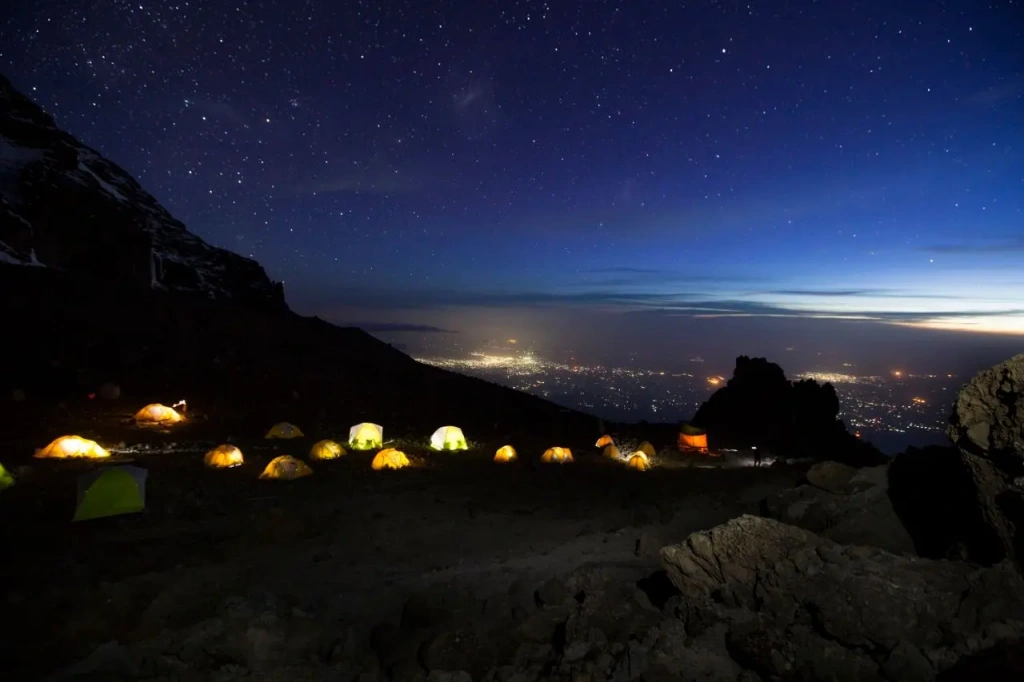 Altezza Kilimandscharo-Lager bei Nacht